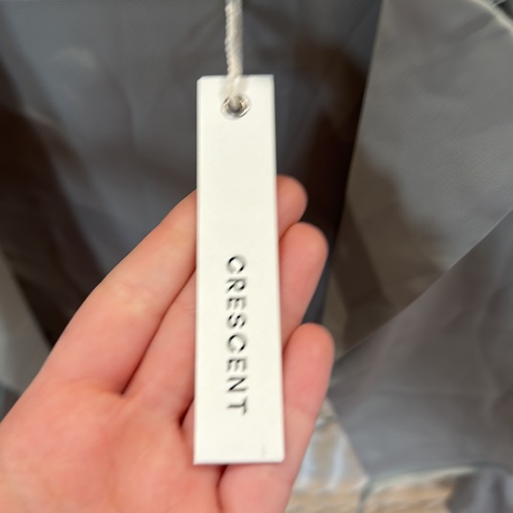 Crescent Sage Cropped Blazer - Picture 10 of 11